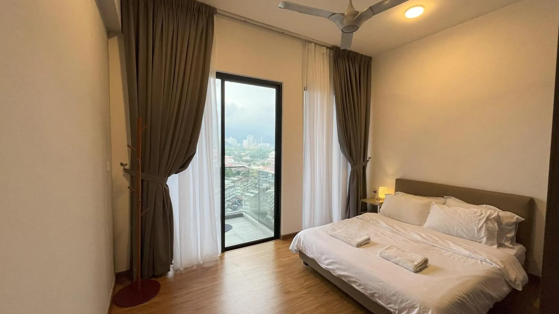 Rooftop - Sky Pool - 2Br Premium Homestay - Georgetown 城市 6 Pax 0*, George Town